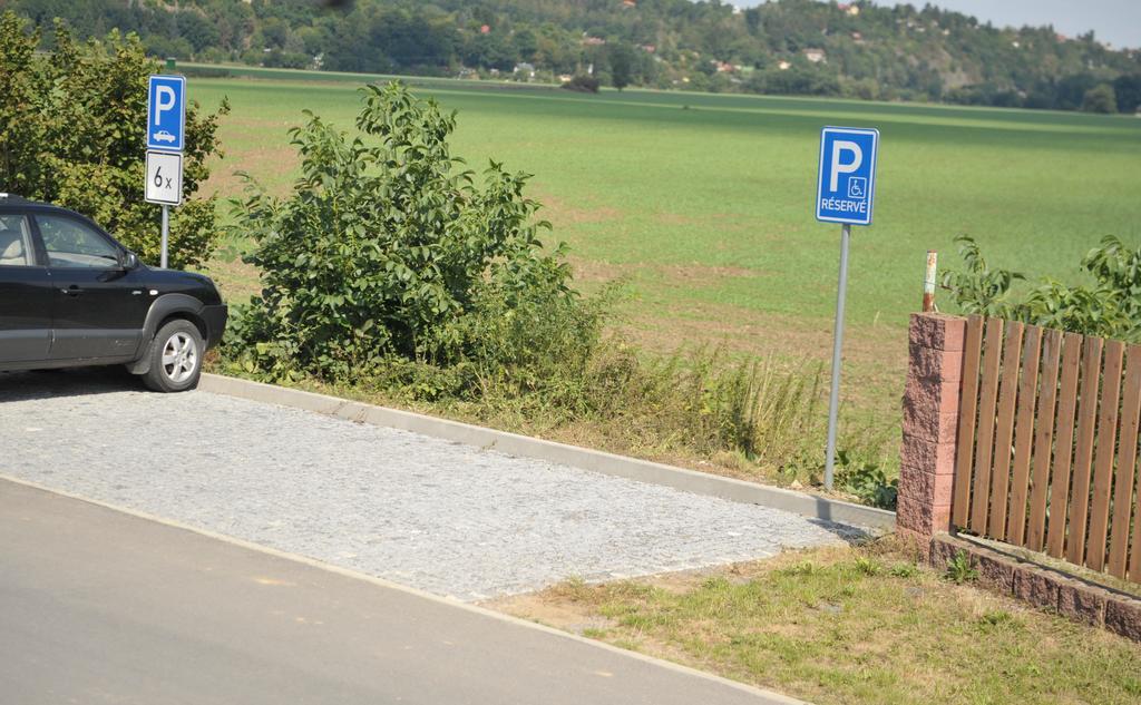 Penzion U Tulaka Dobřichovice Kültér fotó