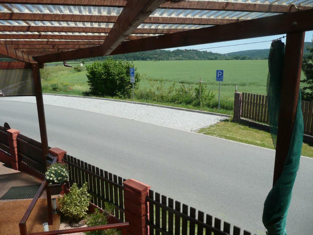 Penzion U Tulaka Dobřichovice Kültér fotó