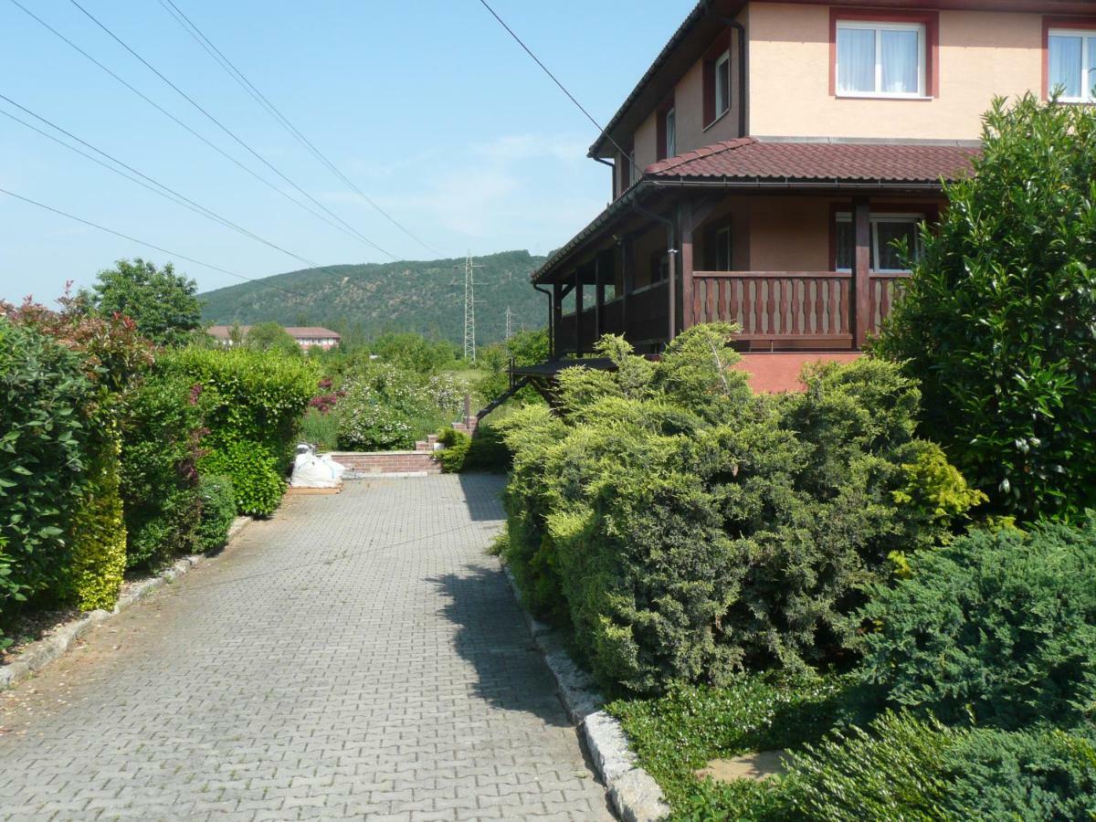Penzion U Tulaka Dobřichovice Kültér fotó